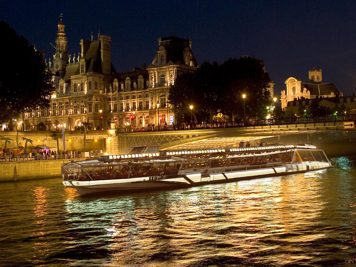 the authentic bateaux mouches dinner cruise in paris